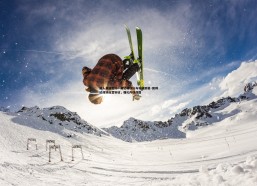 速雷体育-湖人最新签约！美记曝球队与中锋凯勒·凯利达成训练营协议，强化内线深度