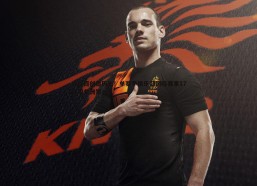 速雷体育-吉拉西创造历史！单赛季俱乐部国际赛事17球成非洲第一人