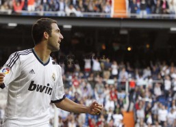 速雷体育-那不勒斯中场卡尤斯特将租借至伊普斯维奇，租借协议含买断条款